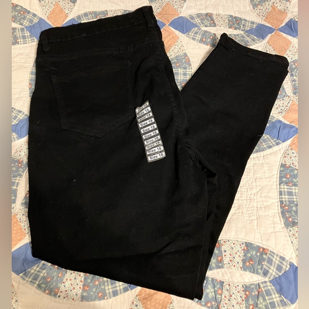 NWT Black jeans women’s size 18